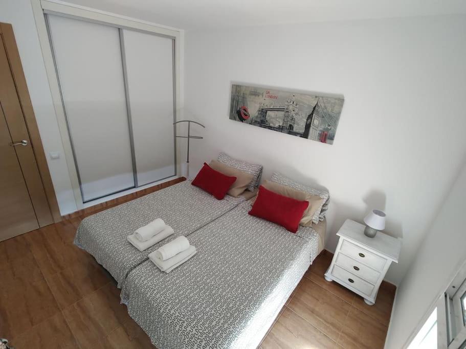 Piscis Beach Apartment เบนัลมาเดนา ภายนอก รูปภาพ