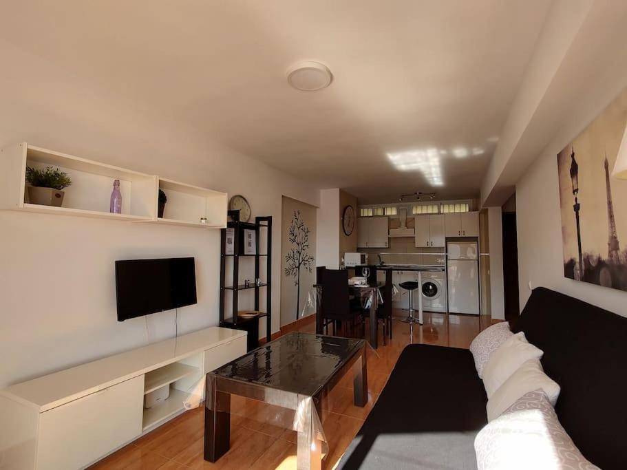 Piscis Beach Apartment เบนัลมาเดนา ภายนอก รูปภาพ